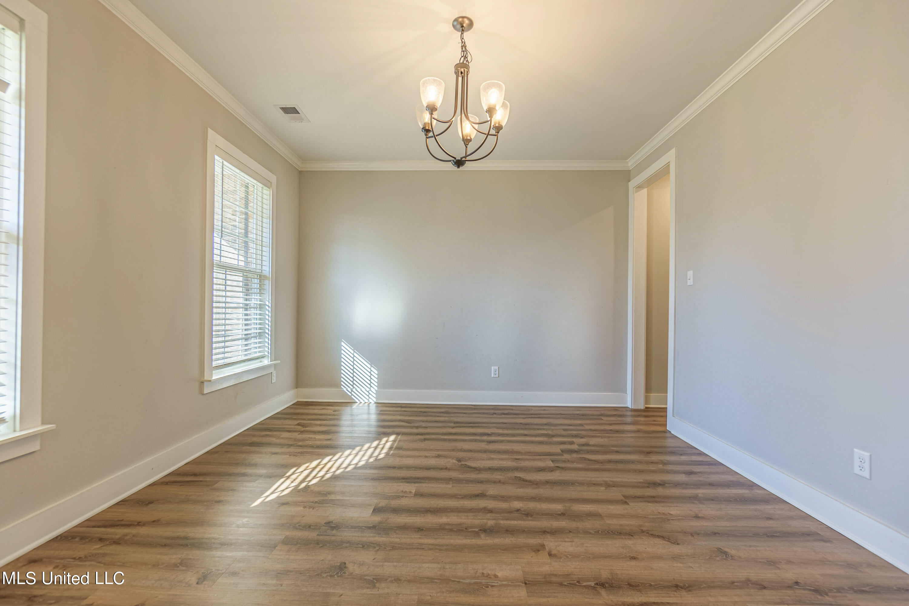 5640 Drew Glazer Drive Property Photo 11