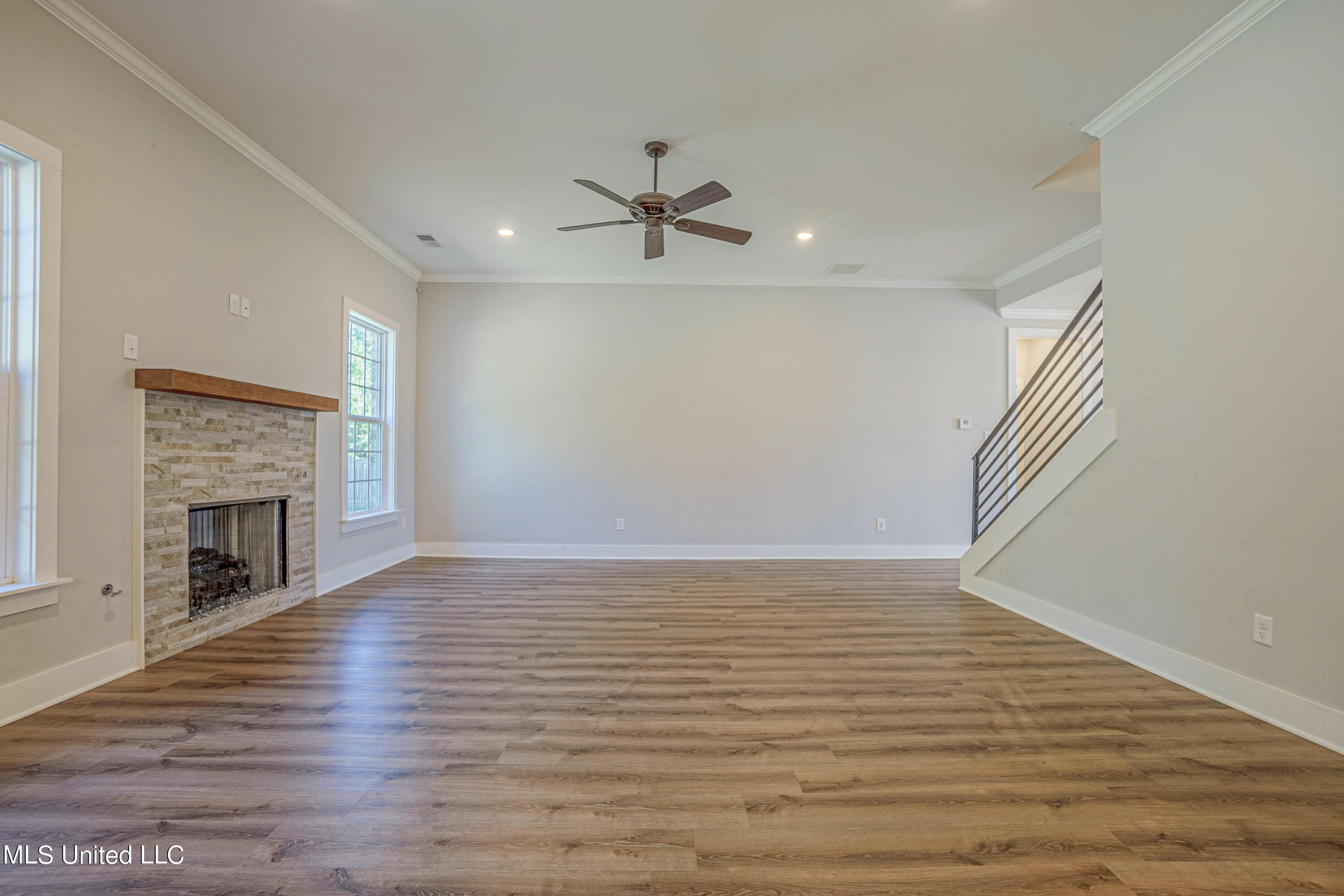 5640 Drew Glazer Drive Property Photo 13
