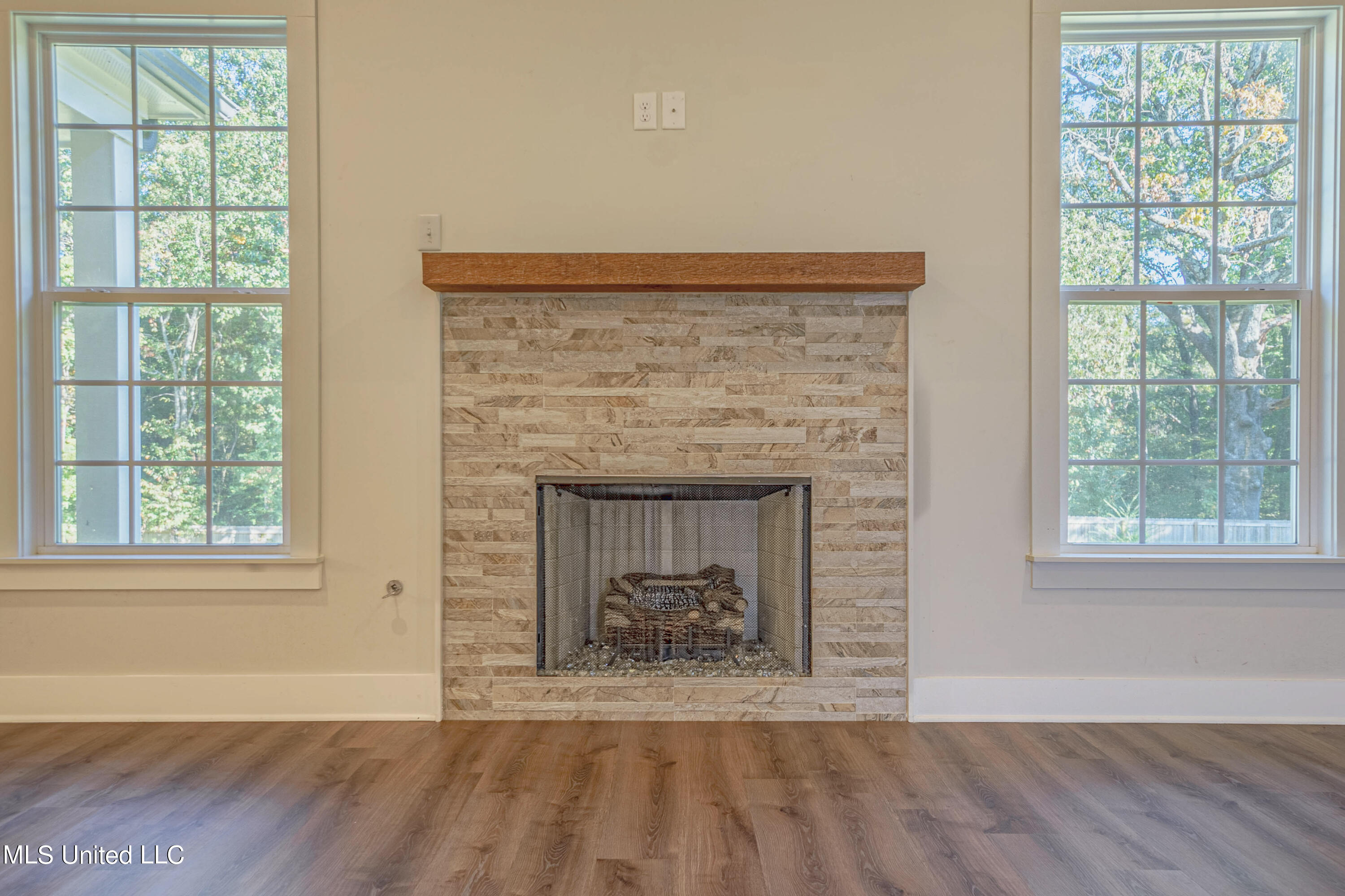 5640 Drew Glazer Drive Property Photo 14