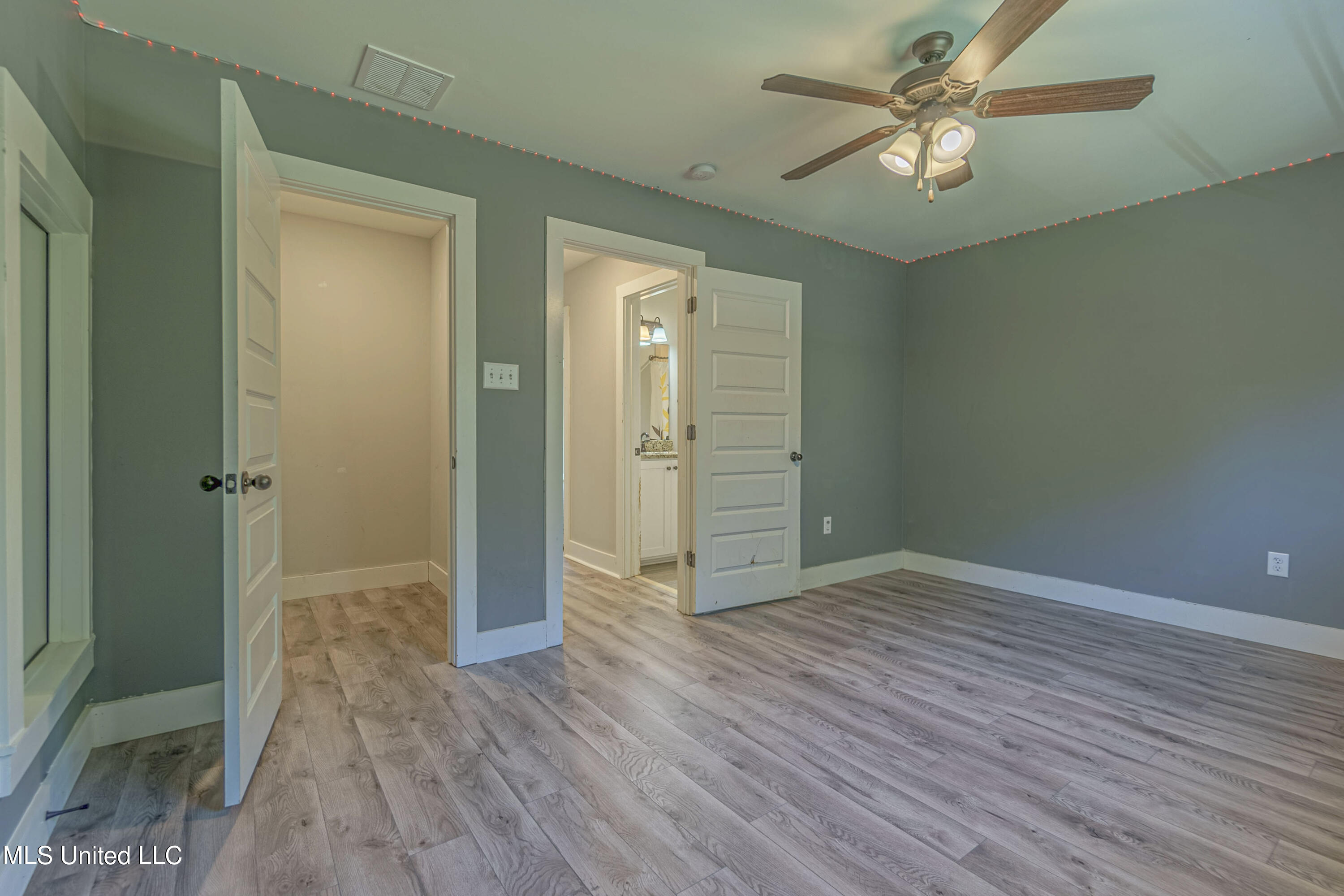 5640 Drew Glazer Drive Property Photo 26