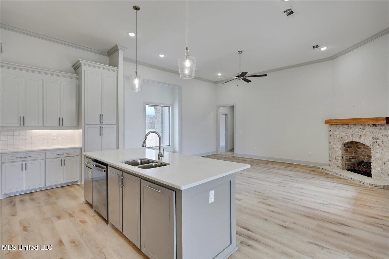 416 Lennon Lane Property Photo 12