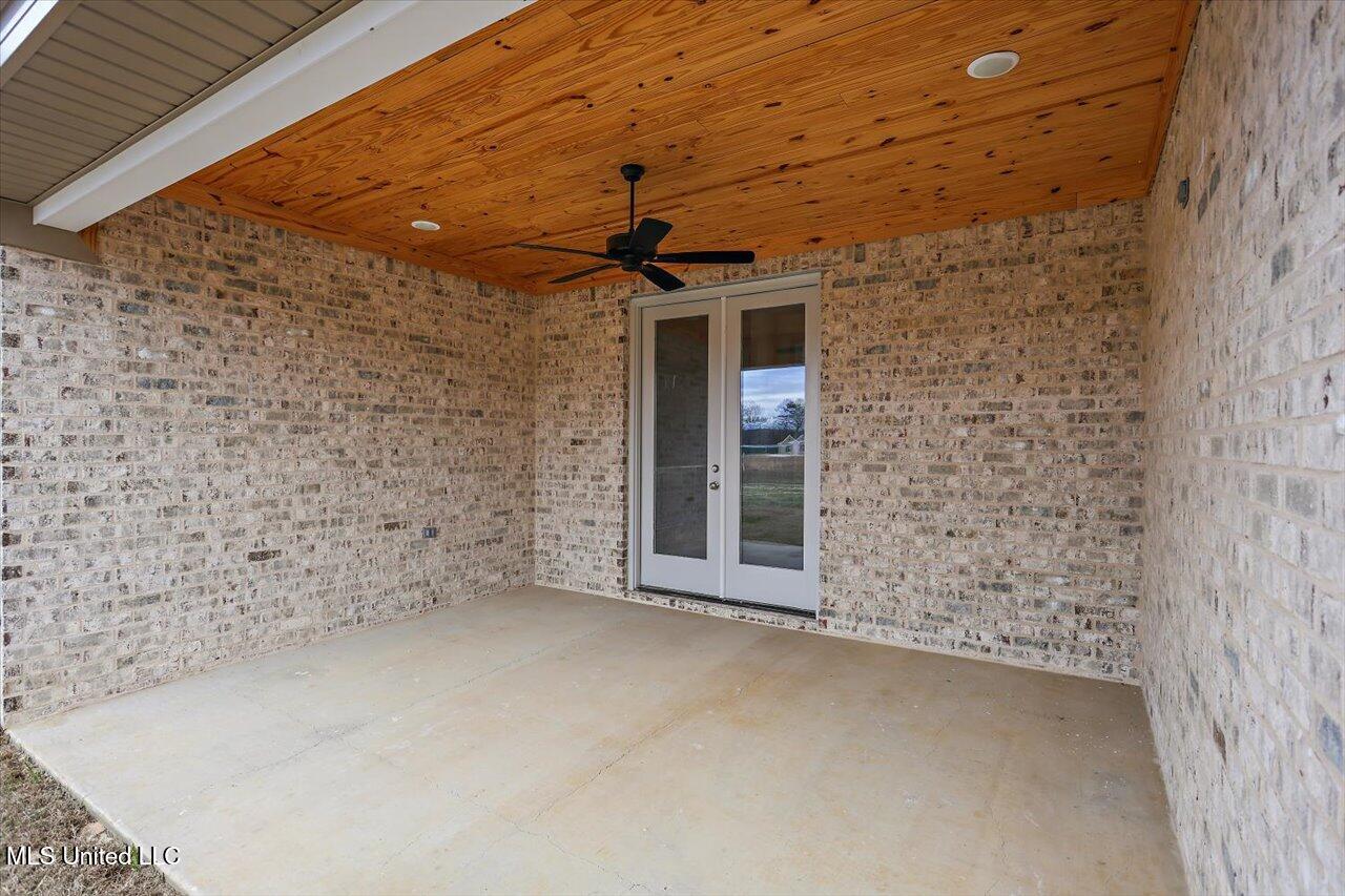 416 Lennon Lane Property Photo 36