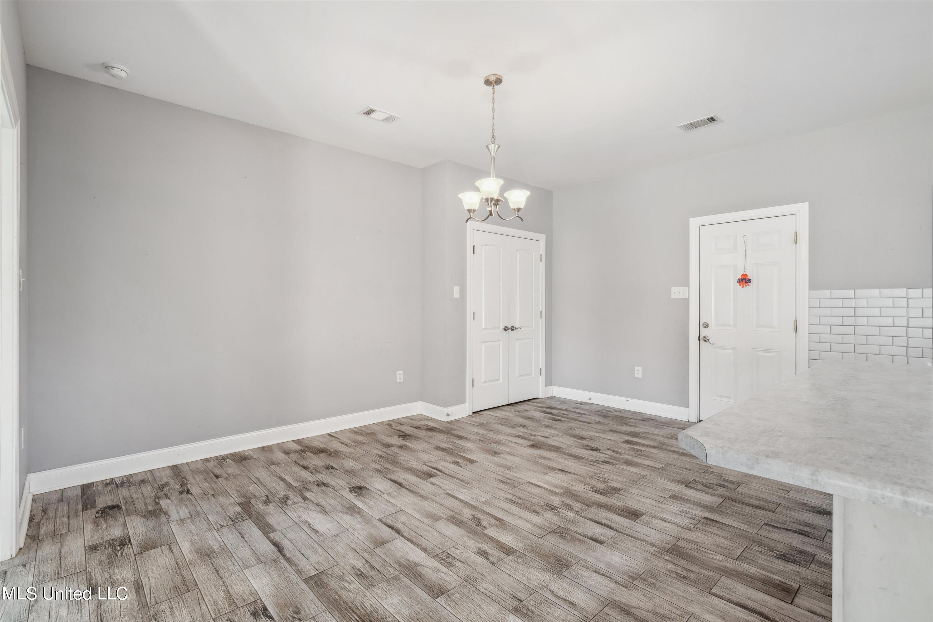 46 Tyro Road Property Photo 8