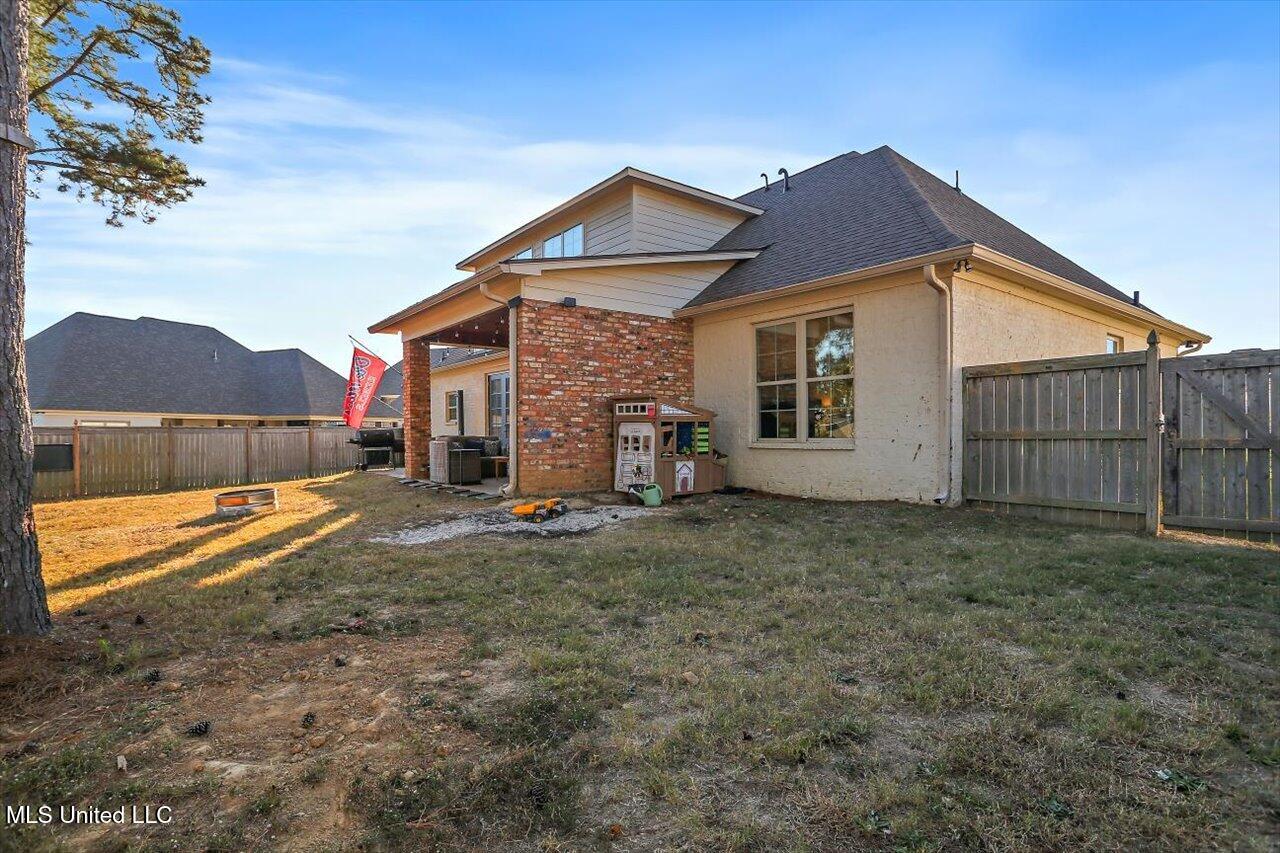 107 Twain Trail Property Photo 38