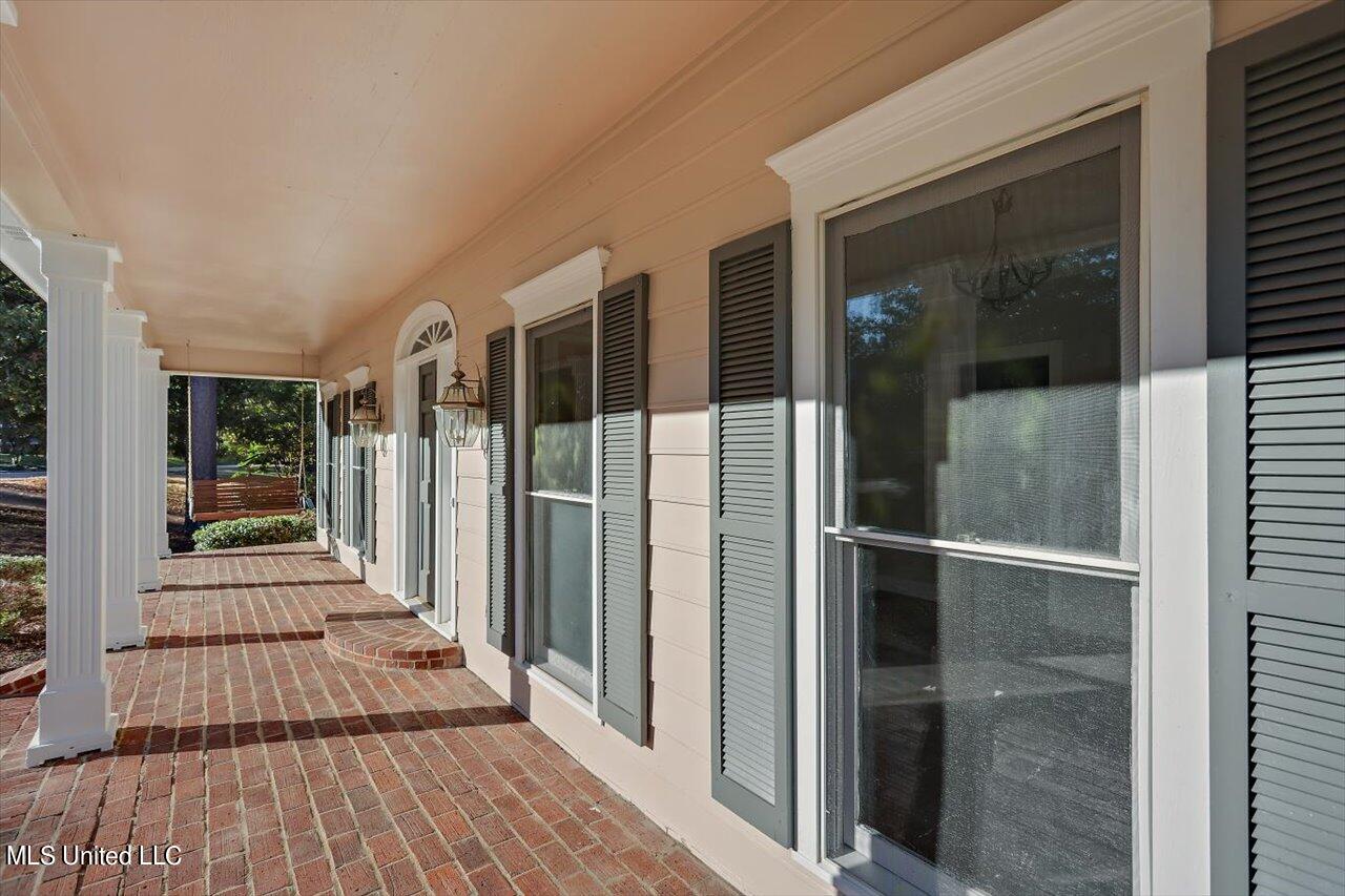 300 Monterey Drive Property Photo 5