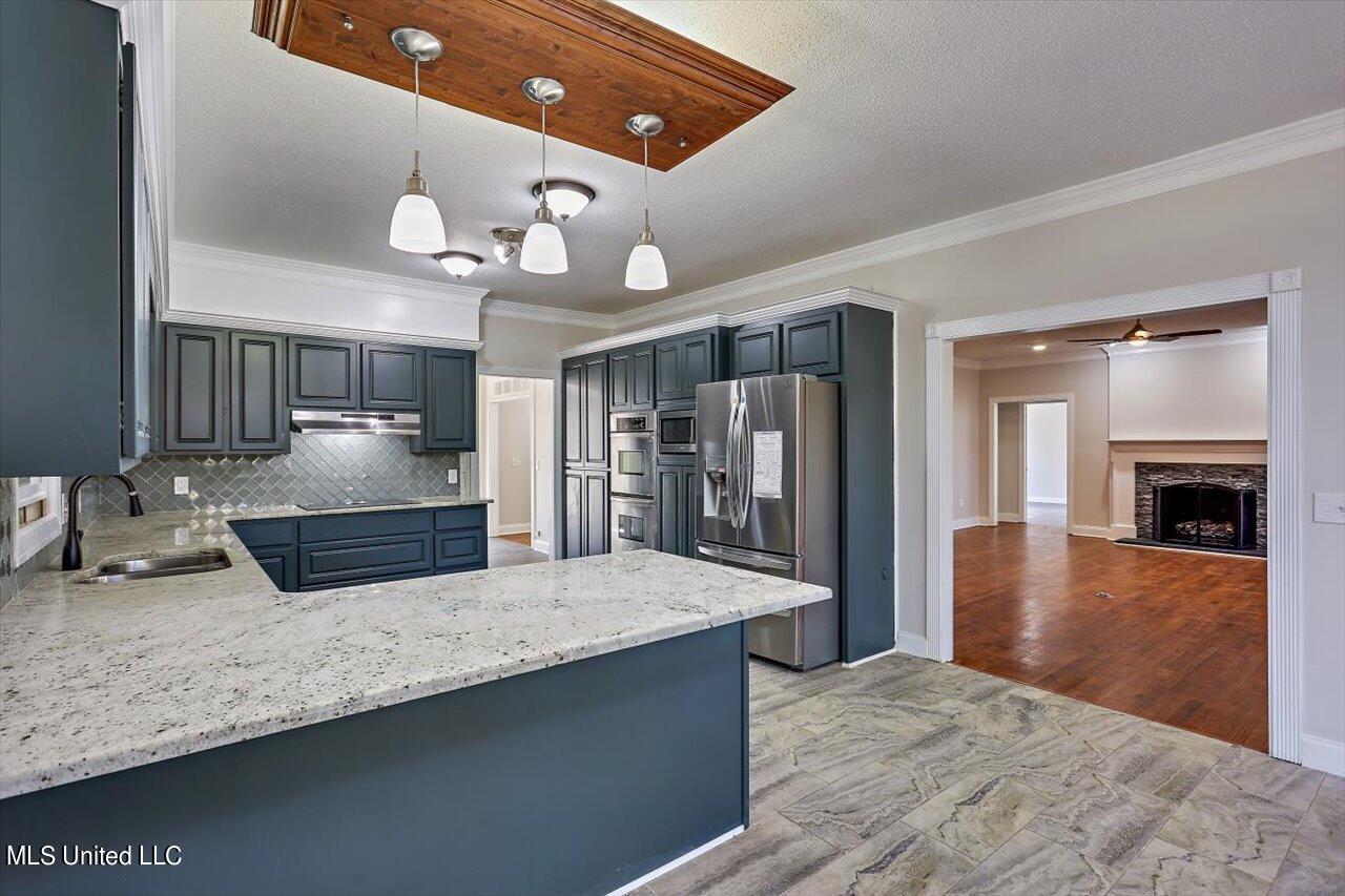 300 Monterey Drive Property Photo 13
