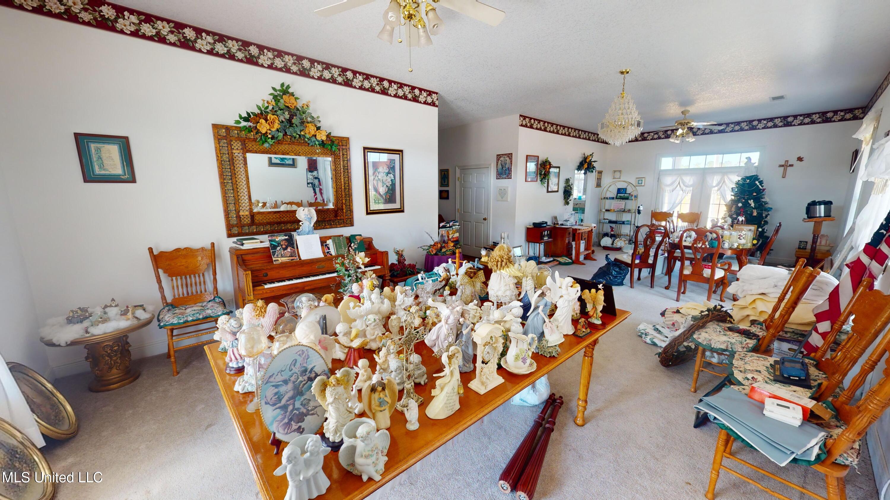 4385 Stringfellow Road Property Photo 4