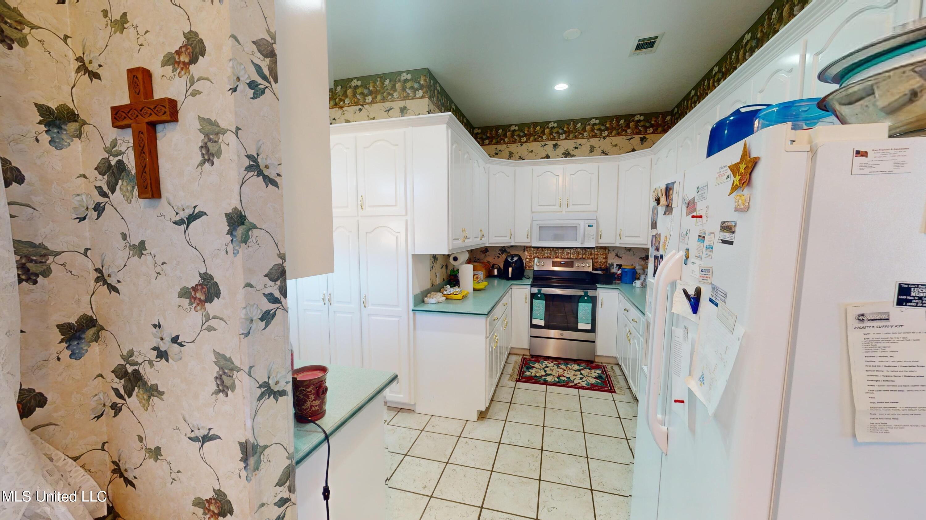 4385 Stringfellow Road Property Photo 6