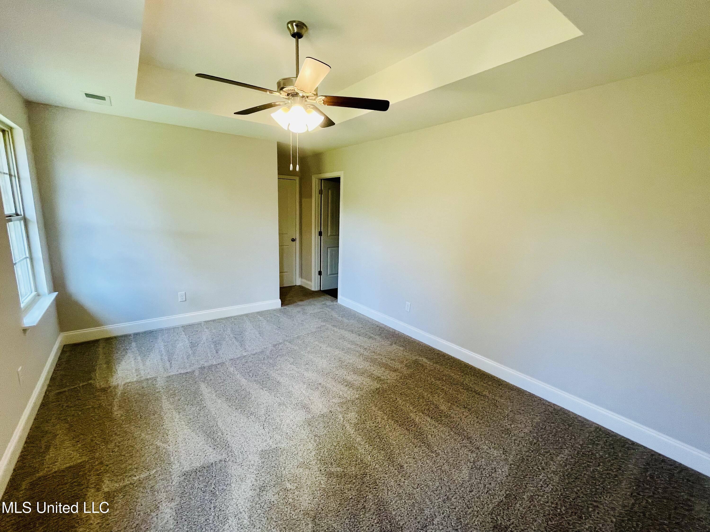 1562 Cambria Drive Property Photo 5