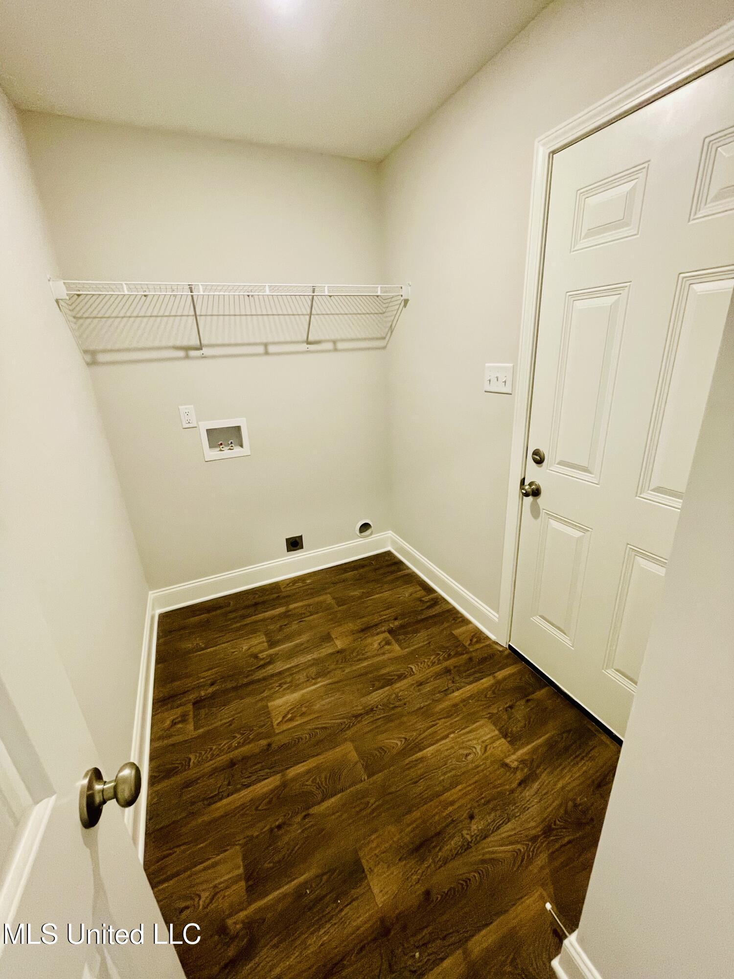 1562 Cambria Drive Property Photo 11