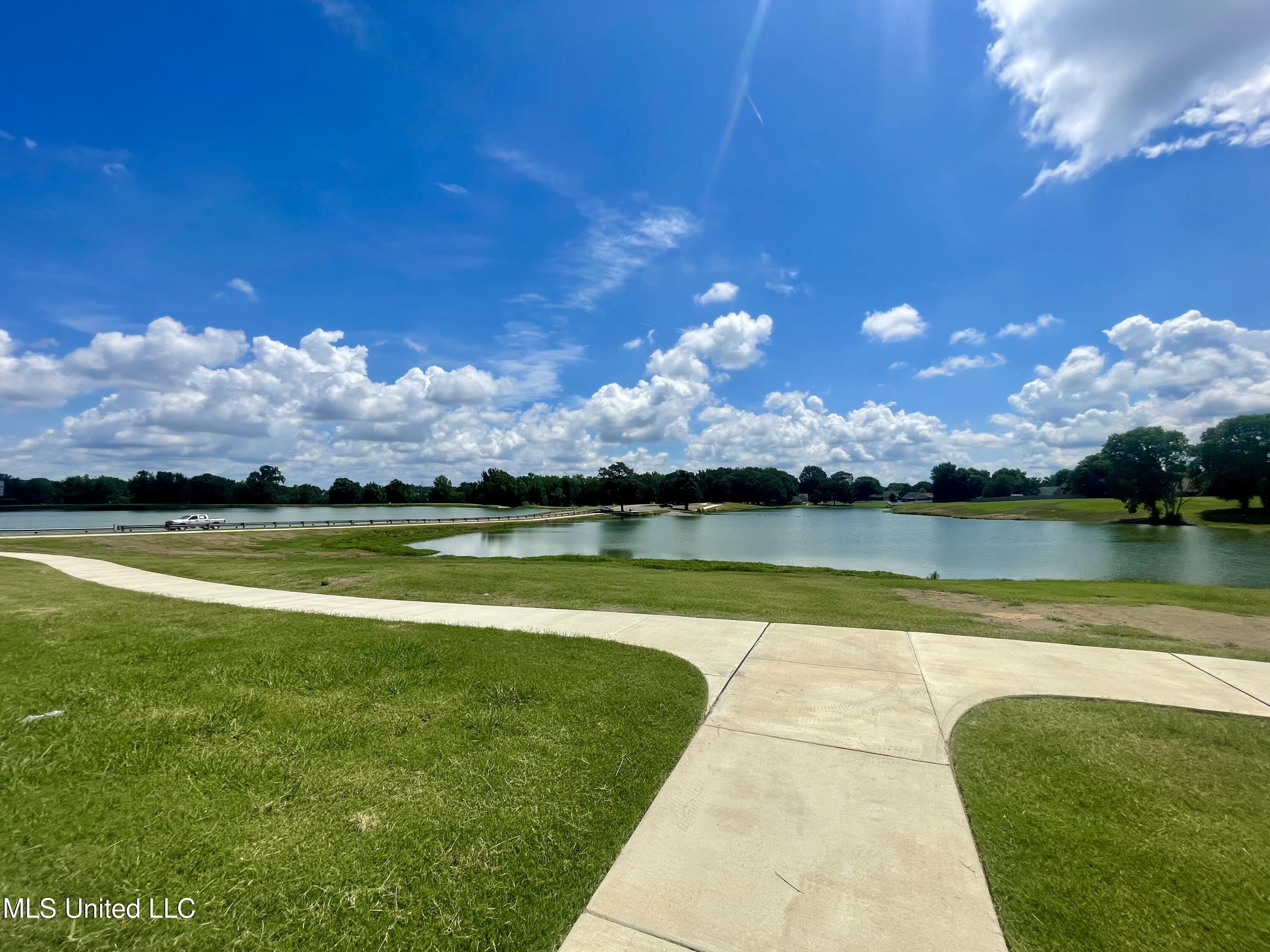 1562 Cambria Drive Property Photo 14