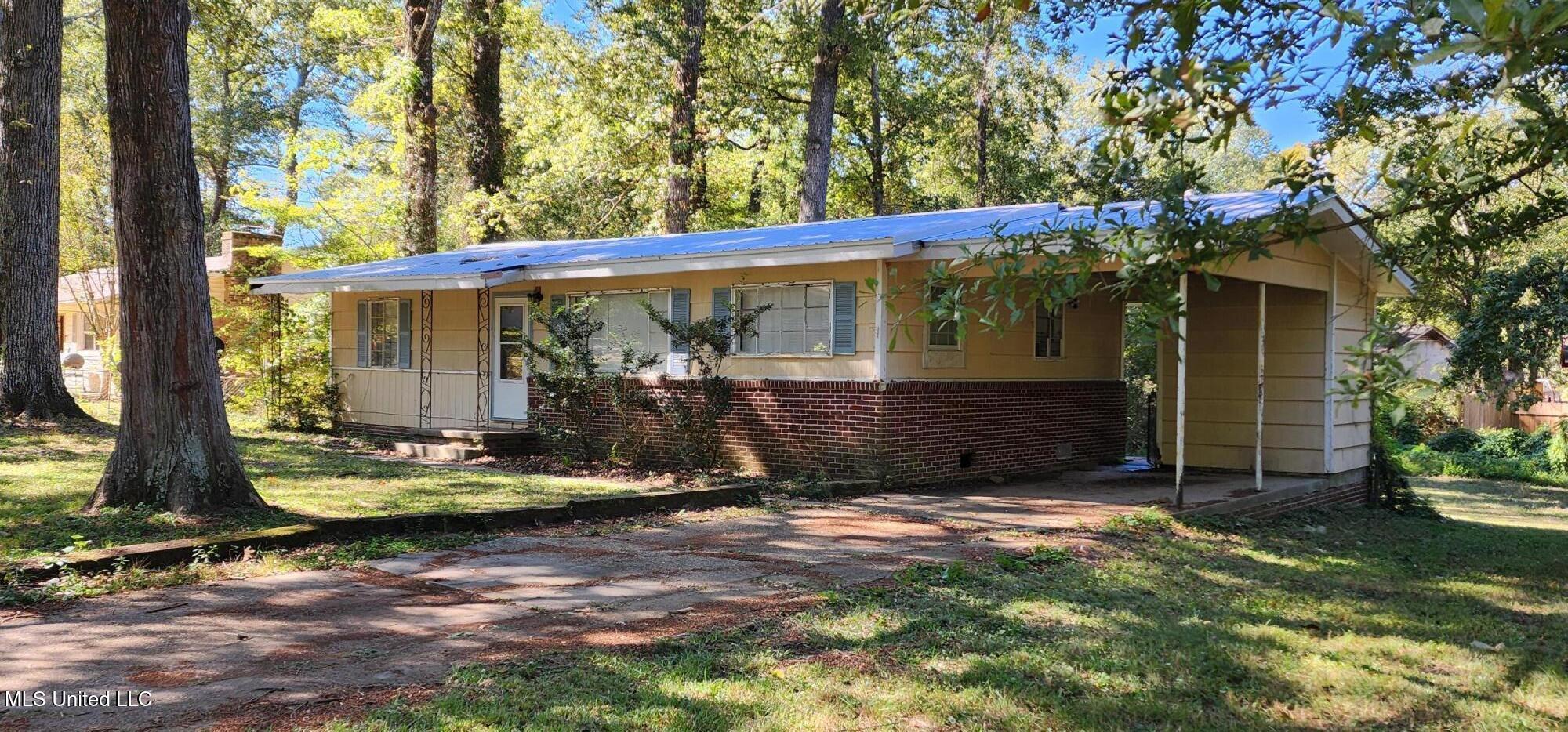 3327 Rickay Drive Property Photo 5