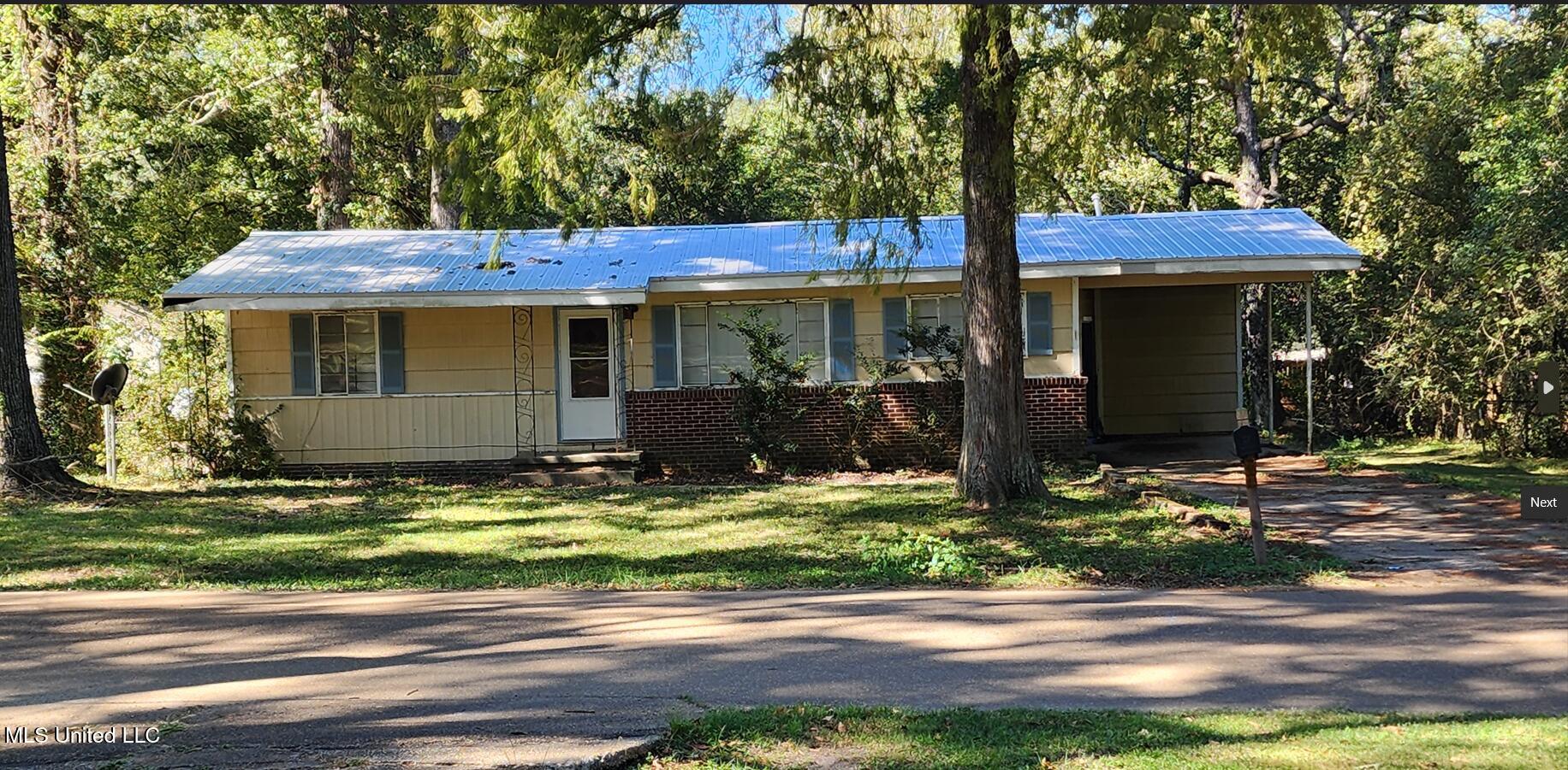 3327 Rickay Drive Property Photo 6