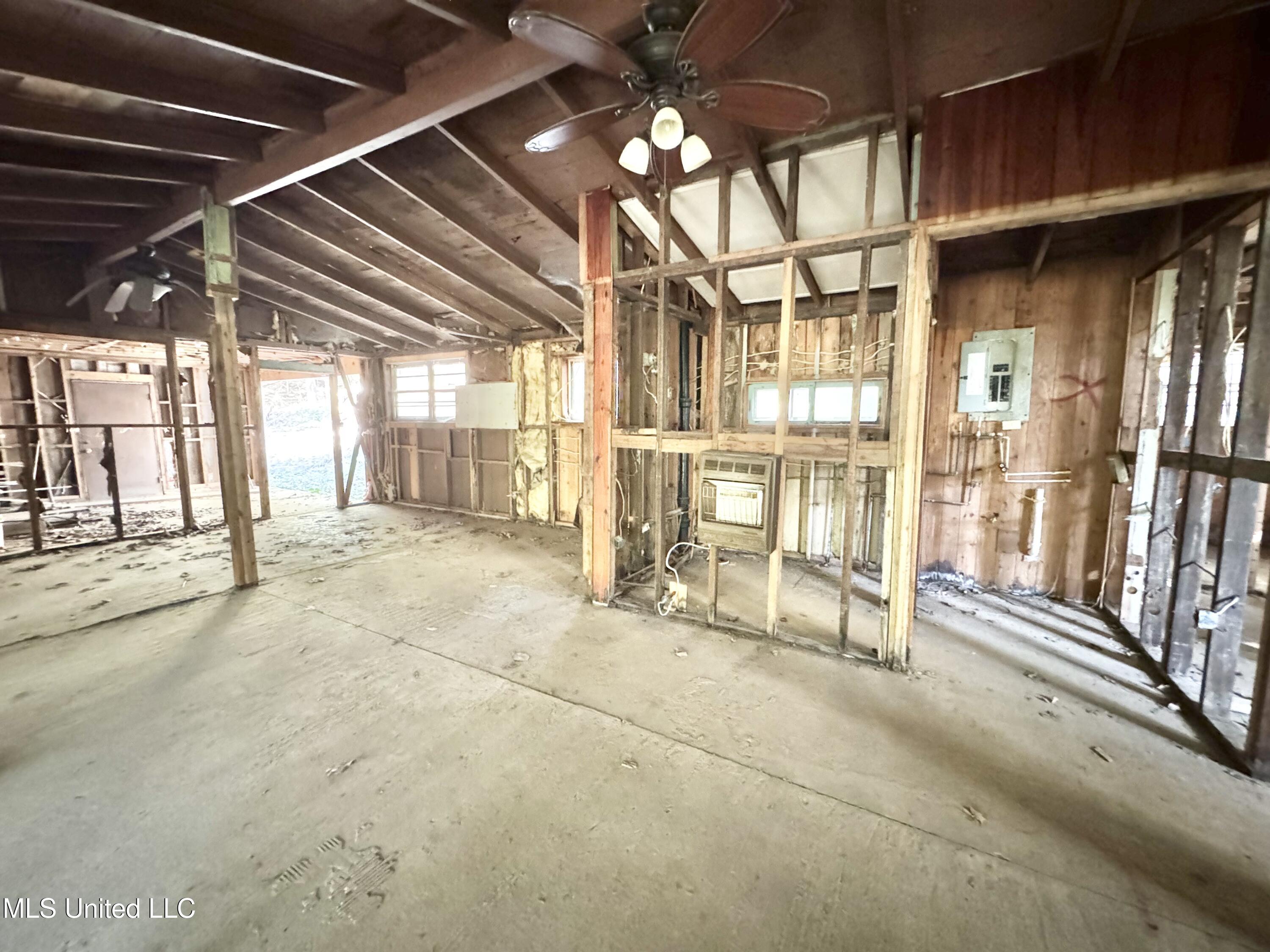 11485 Walnut Drive Property Photo 5