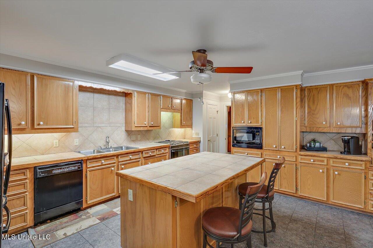 412 St Matthew Street Property Photo 5