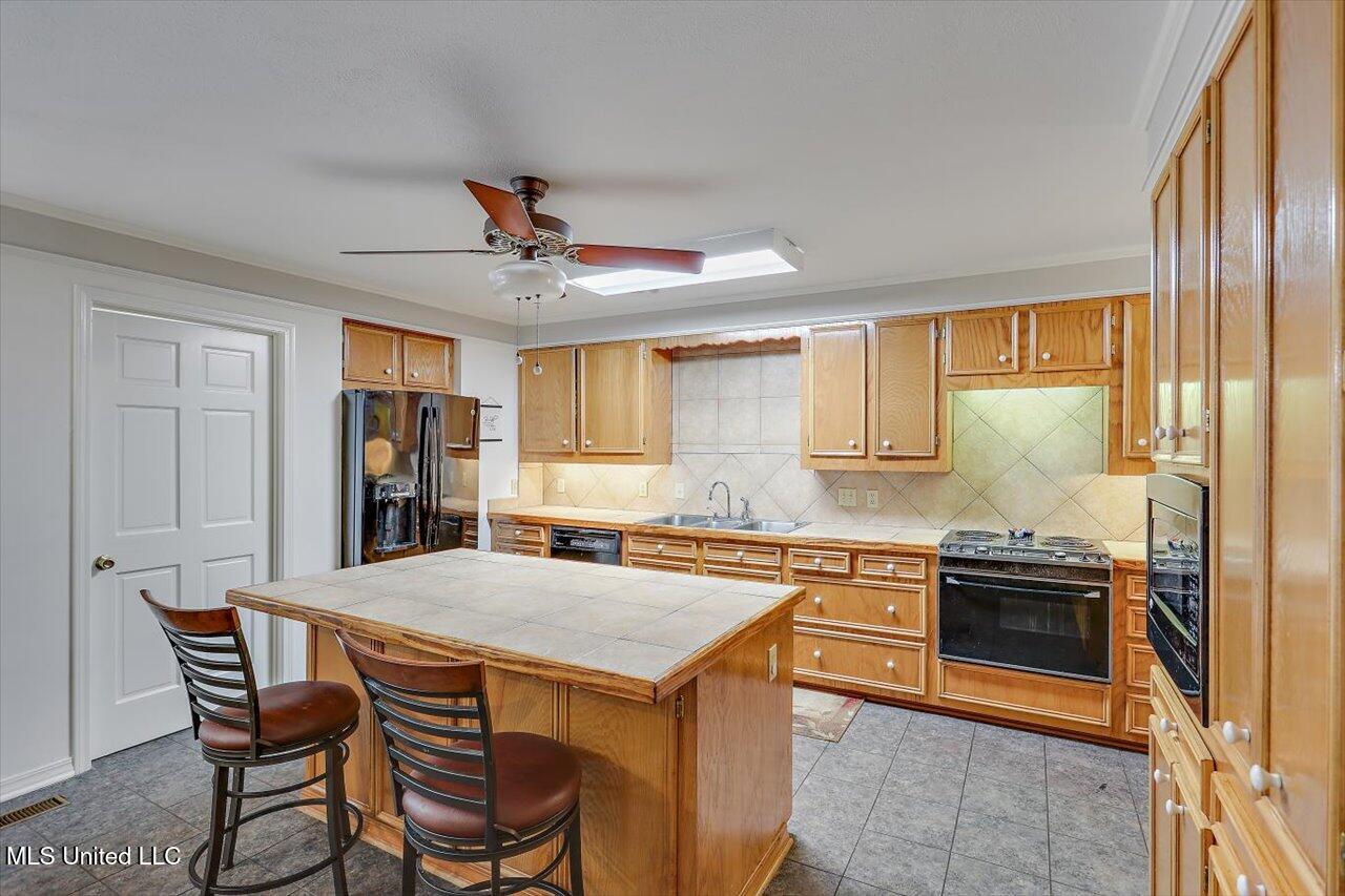 412 St Matthew Street Property Photo 6