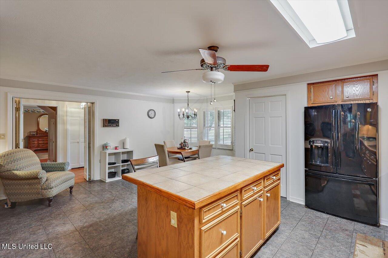 412 St Matthew Street Property Photo 7