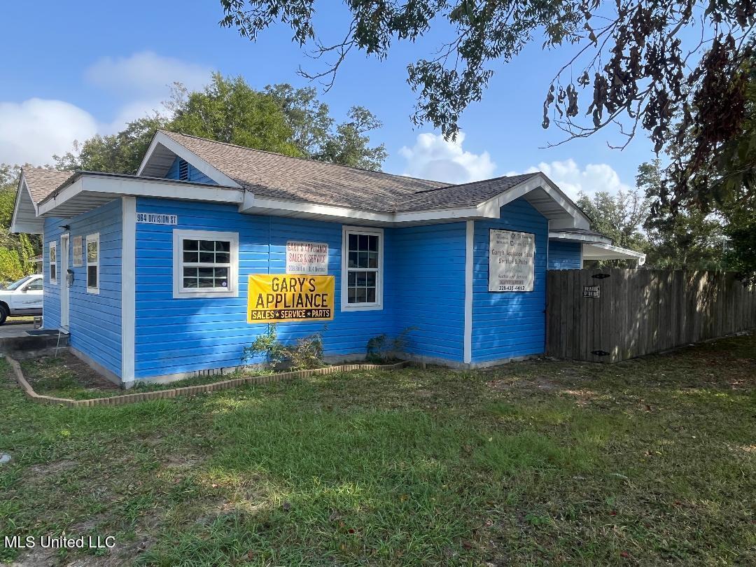 308 Santini Street Property Photo 1