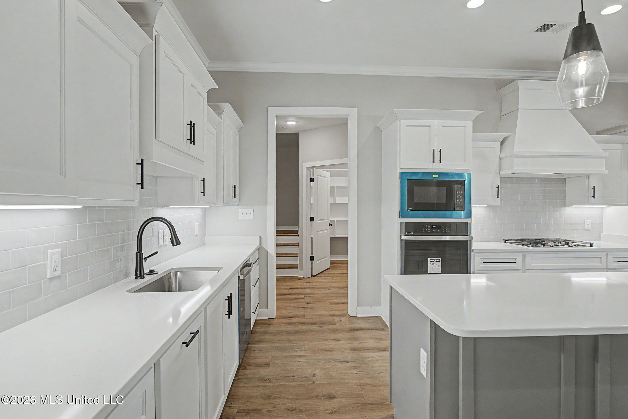 9069 Bennett Trail Property Photo 6