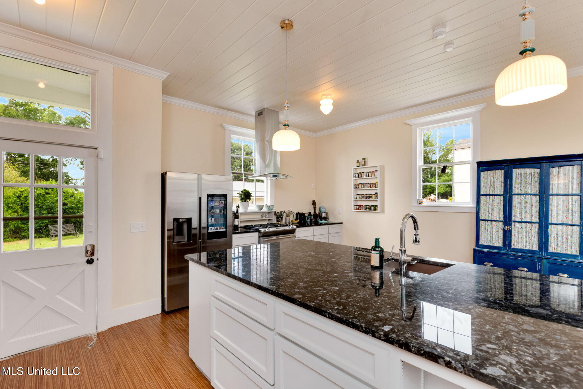 300 Linton Avenue Property Photo 22