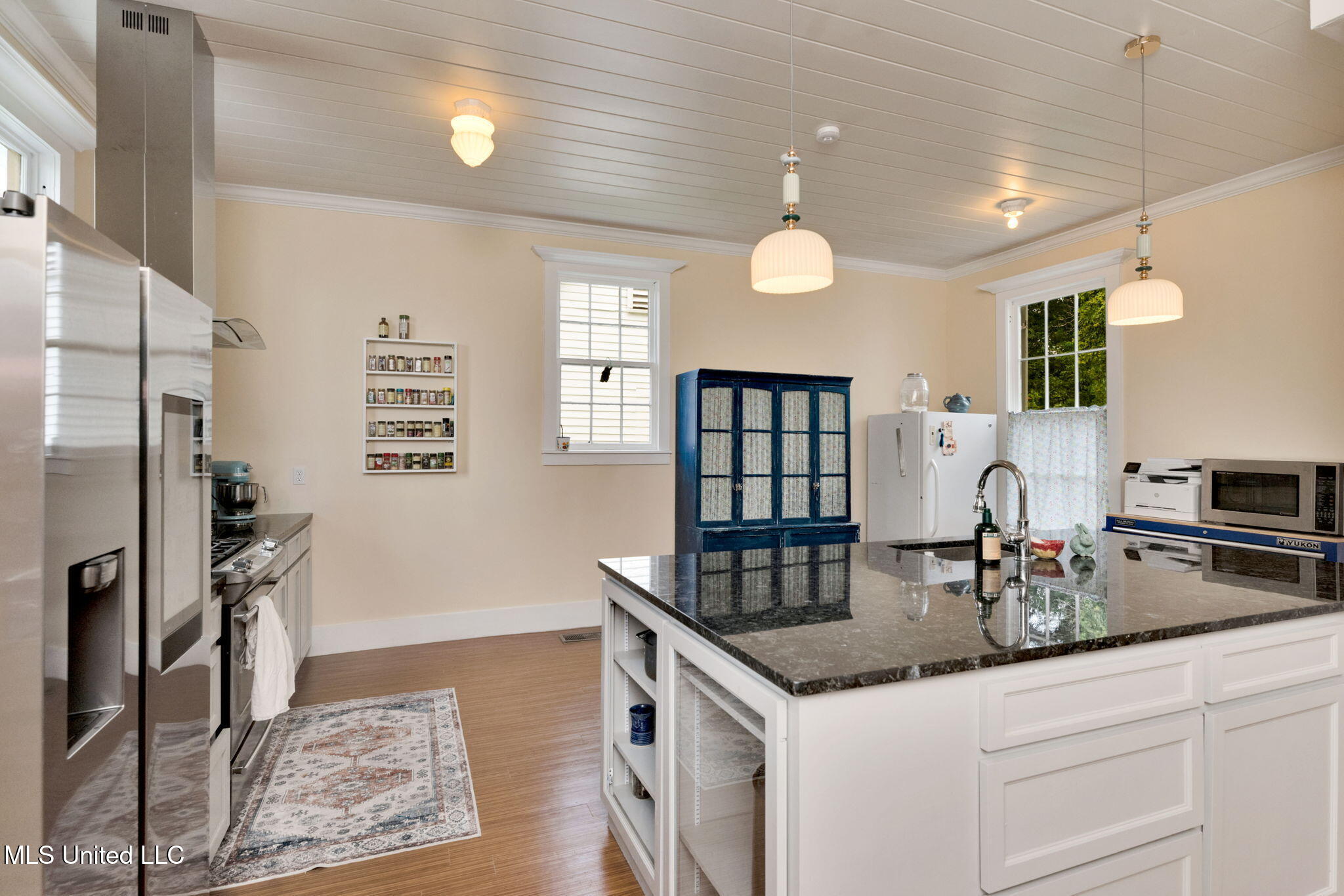 300 Linton Avenue Property Photo 23