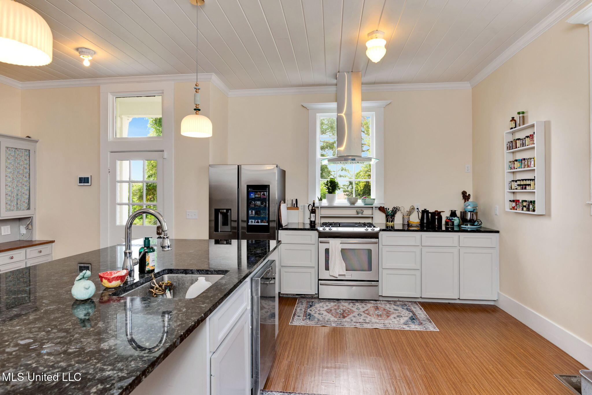 300 Linton Avenue Property Photo 25
