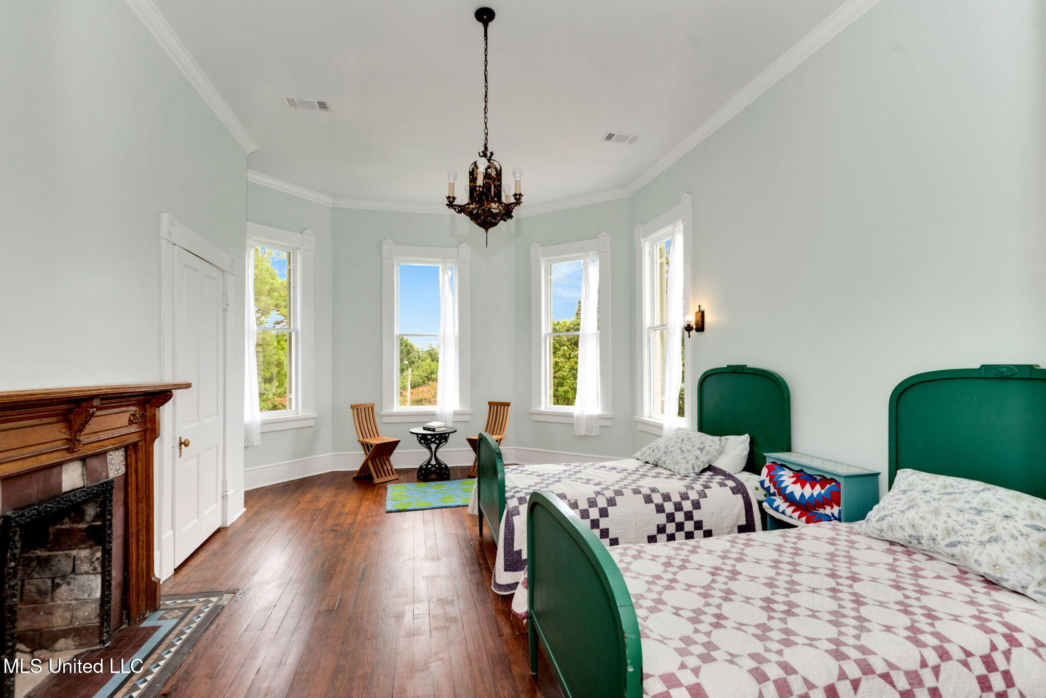 300 Linton Avenue Property Photo 34