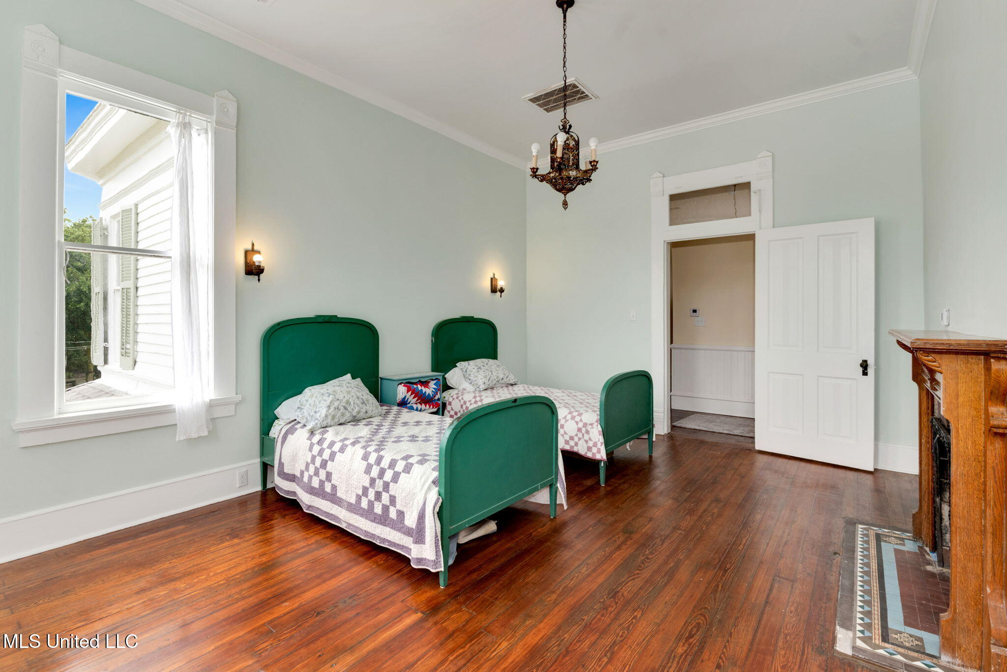 300 Linton Avenue Property Photo 37