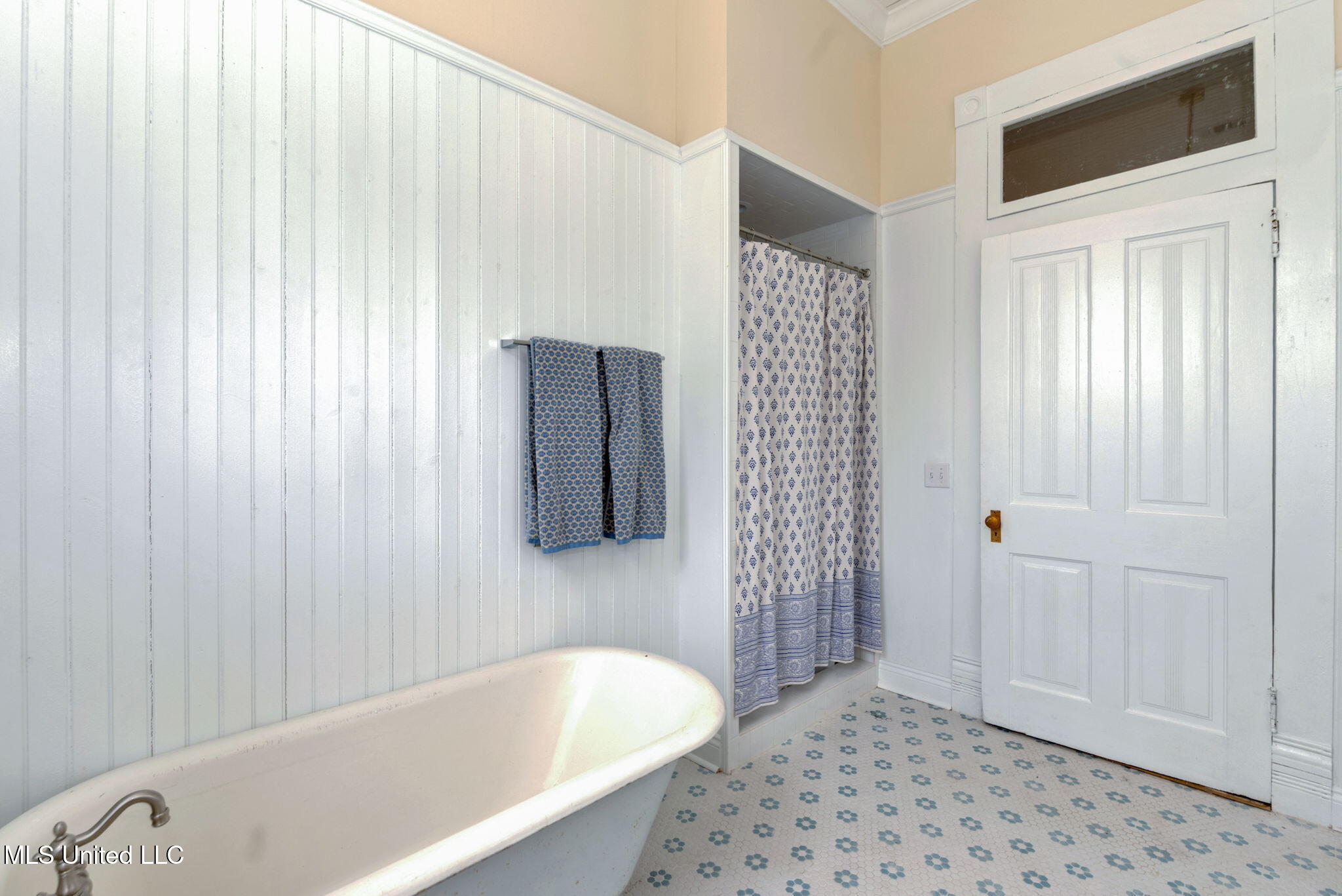 300 Linton Avenue Property Photo 43