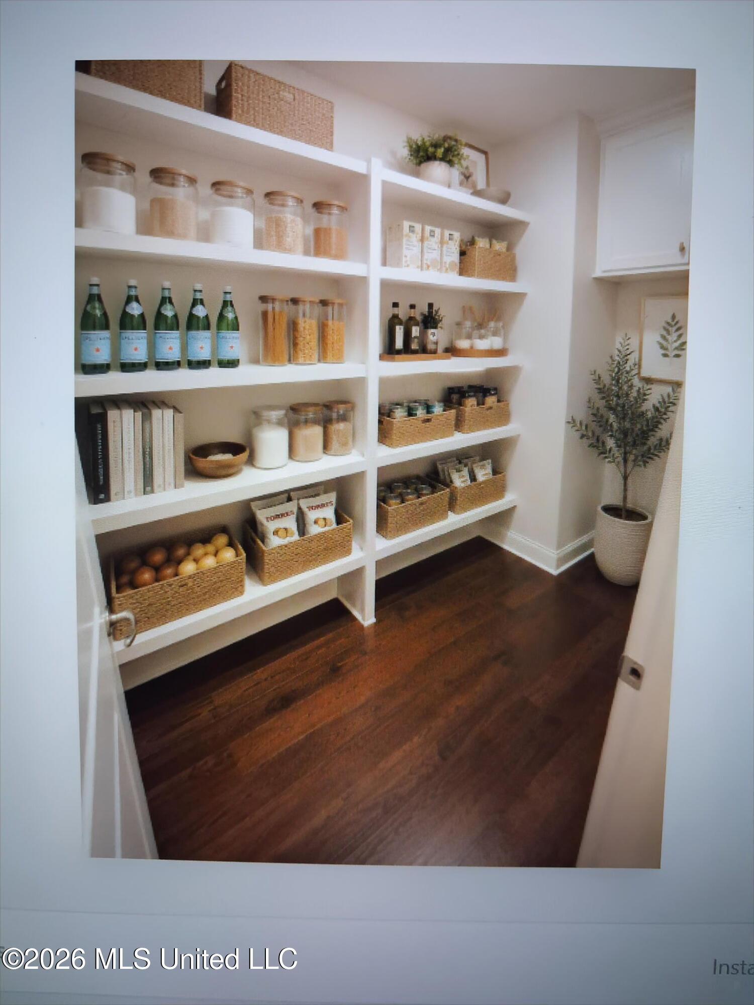 30 Ashburn Woods Avenue Property Photo 4