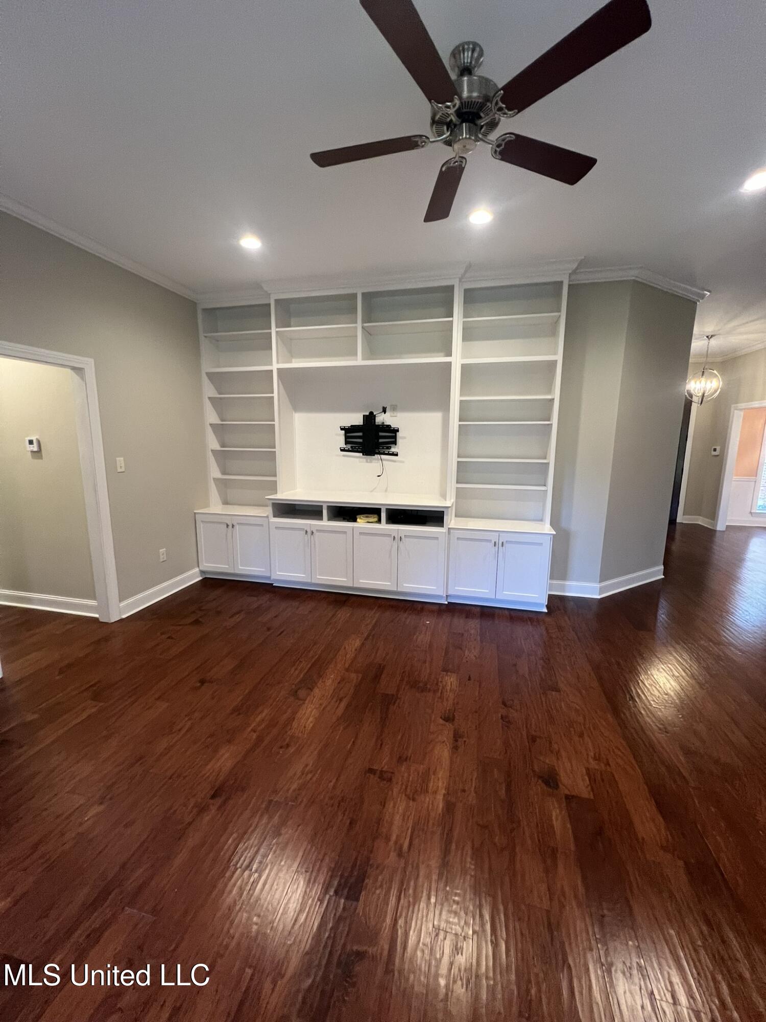 30 Ashburn Woods Avenue Property Photo 13