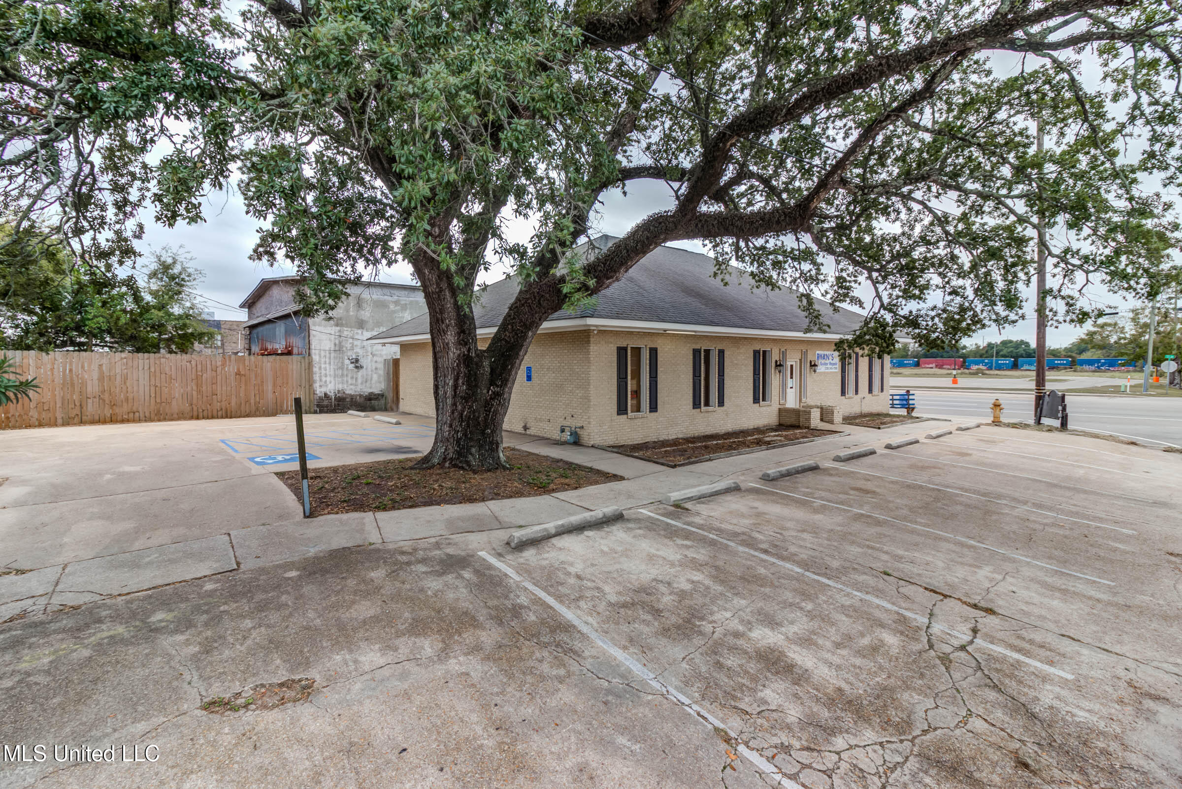 2224 25th Avenue Property Photo 1