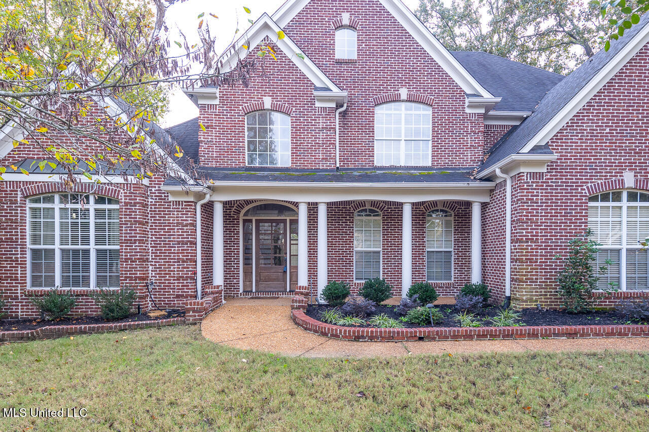 8679 Saddle Creek Drive Property Photo 1