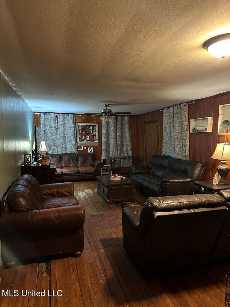 200 Cedar Street Property Photo 2