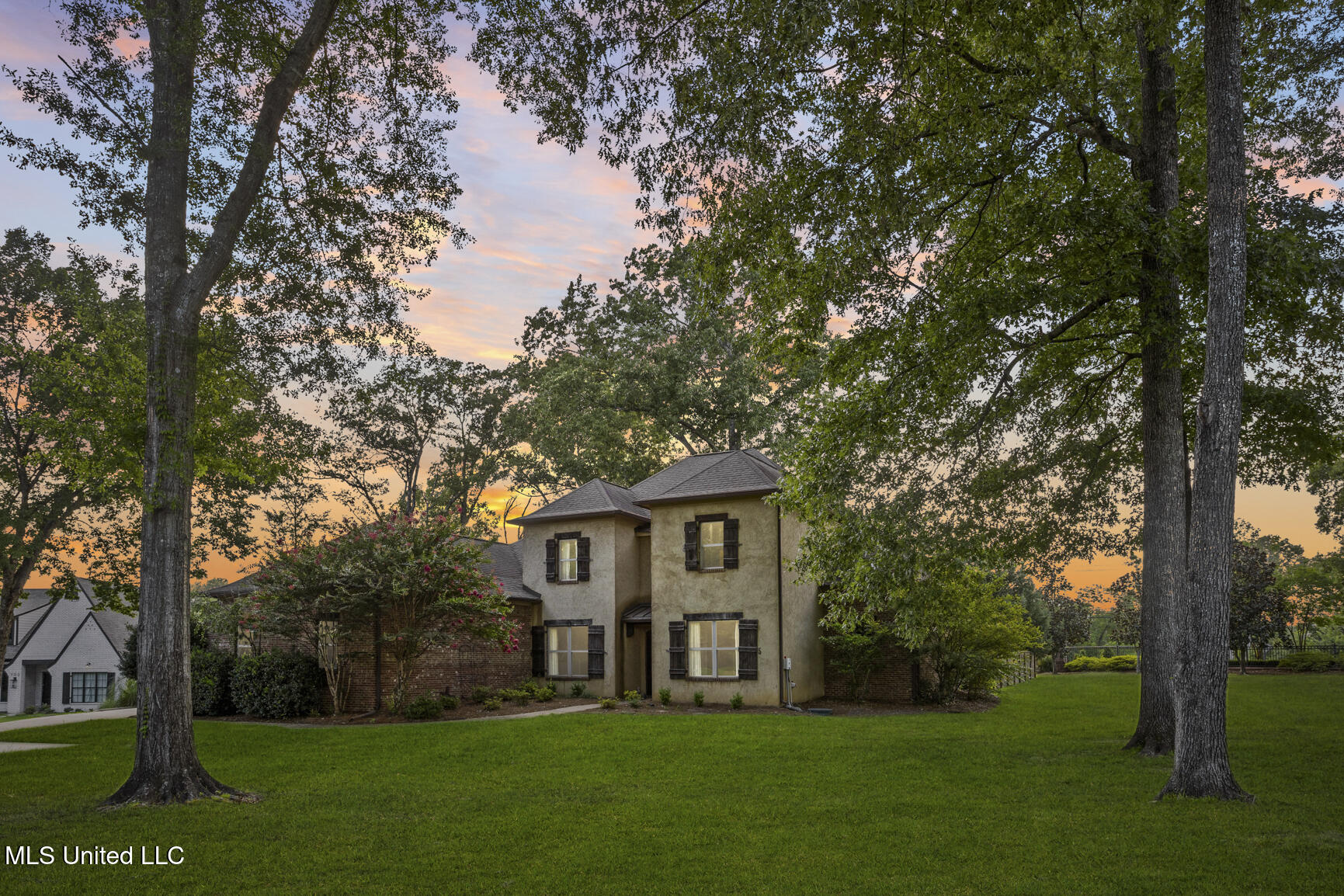 105 Wildwood Drive Property Photo 1