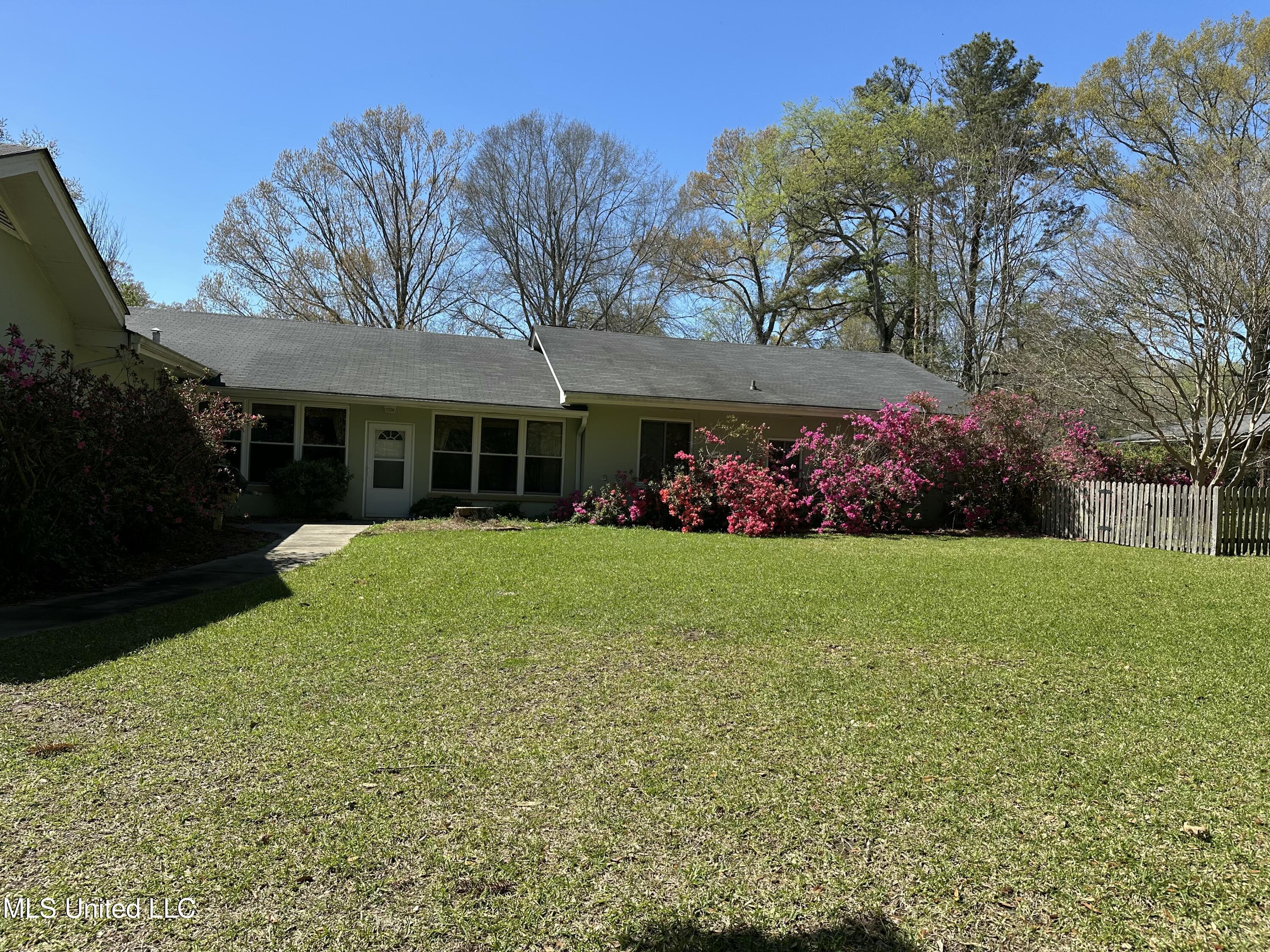 220 Lower Woodville Road Property Photo 1