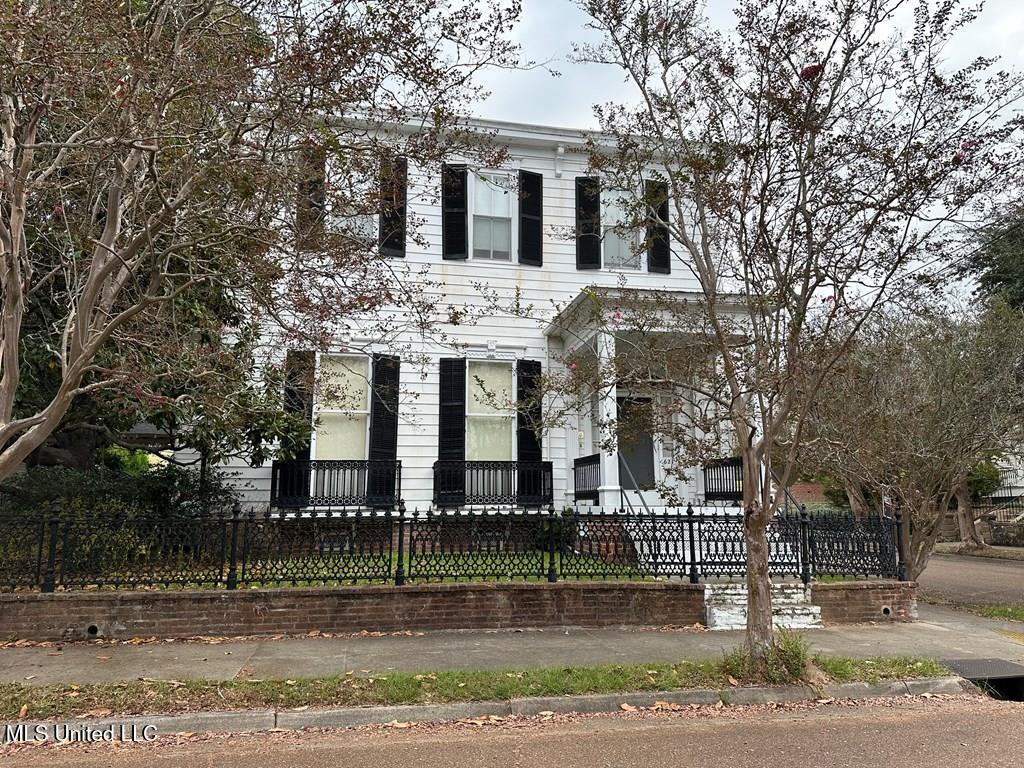 621 Washington Street Property Photo 1