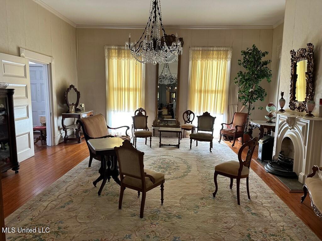 621 Washington Street Property Photo 7