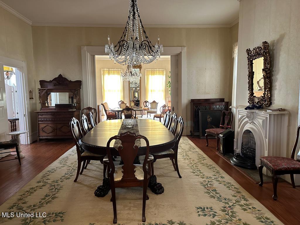 621 Washington Street Property Photo 8