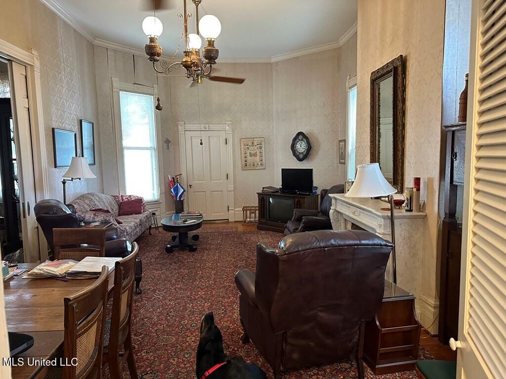 621 Washington Street Property Photo 11