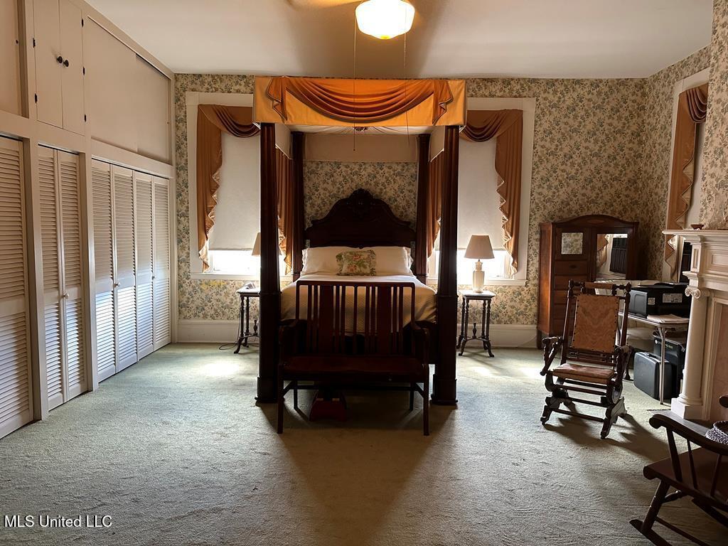 621 Washington Street Property Photo 14