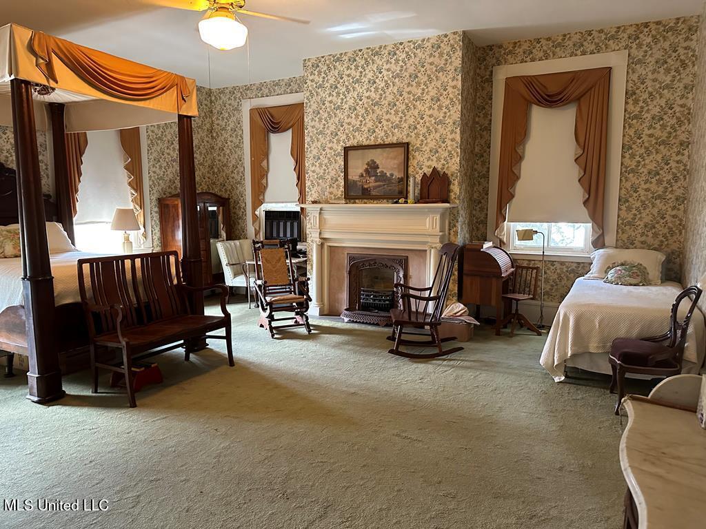 621 Washington Street Property Photo 17