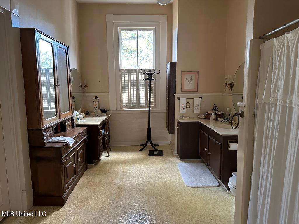 621 Washington Street Property Photo 19