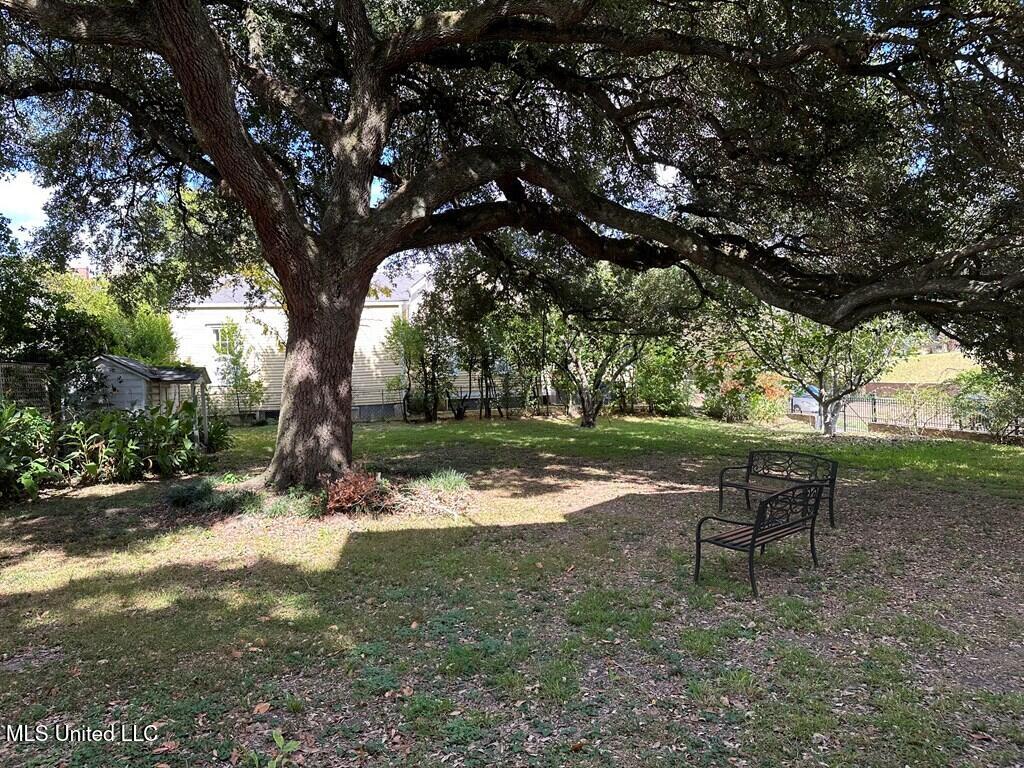 621 Washington Street Property Photo 27