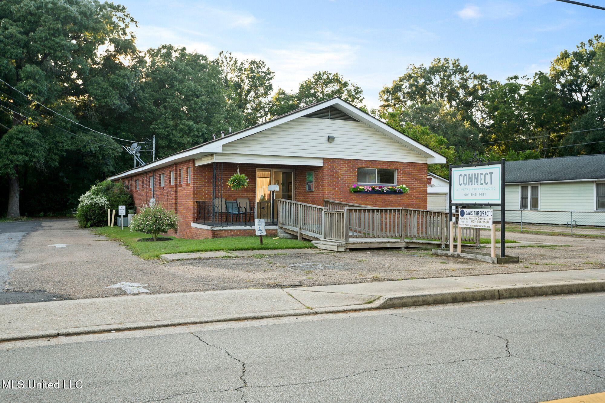 130 N Main Street Property Photo 1