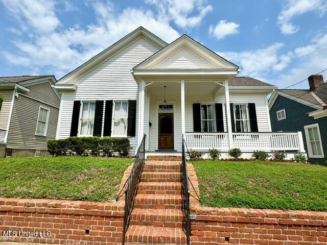 821 Washington Street Property Photo 1