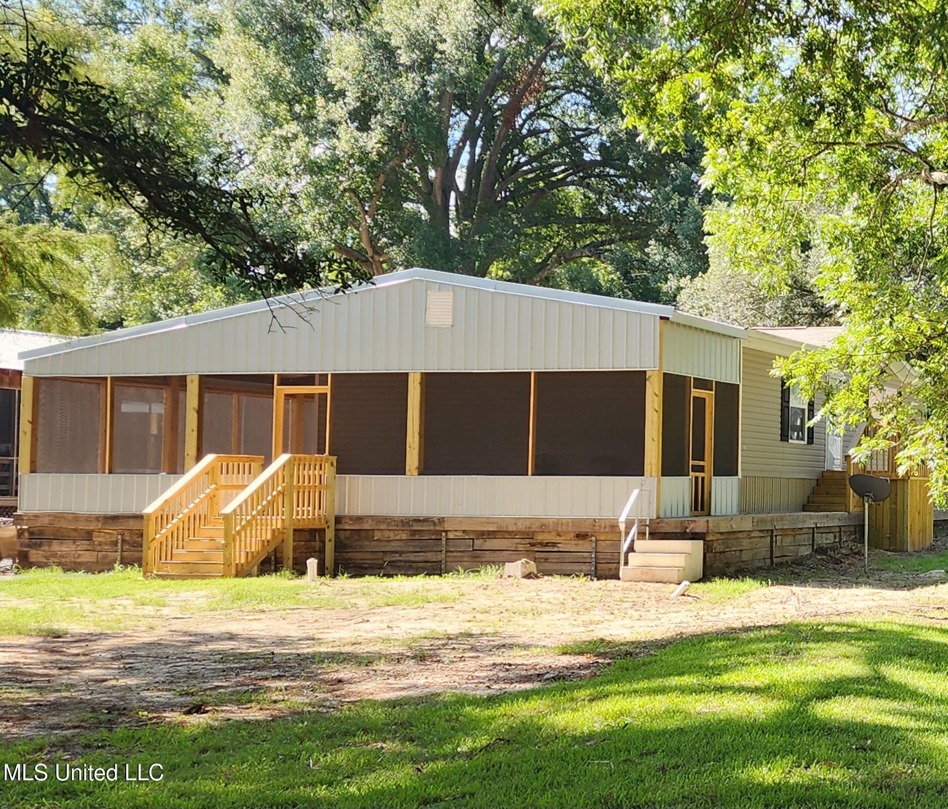 1648 Highway 569 Property Photo 19