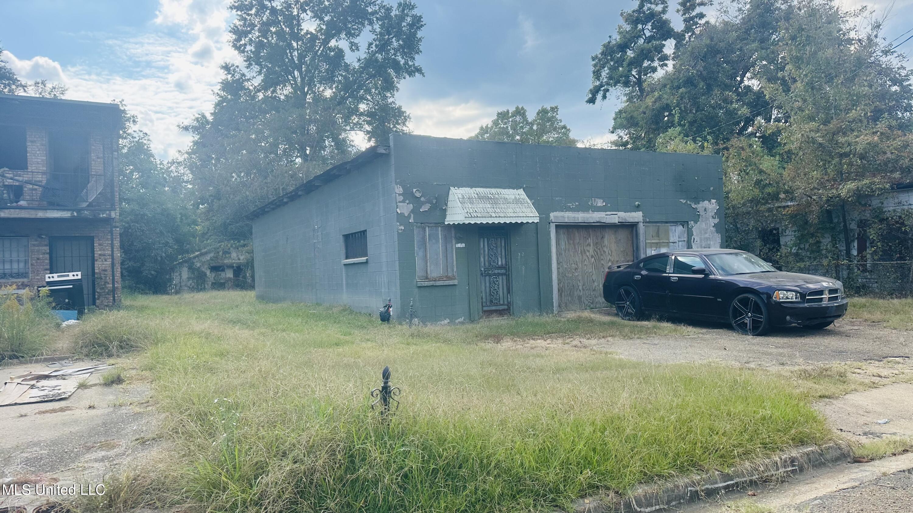 1621 Topp Avenue Property Photo 1