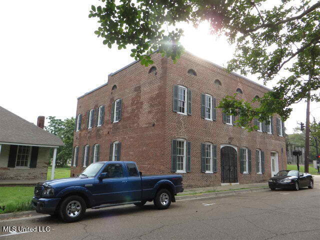 103 Jefferson Street Property Photo 3