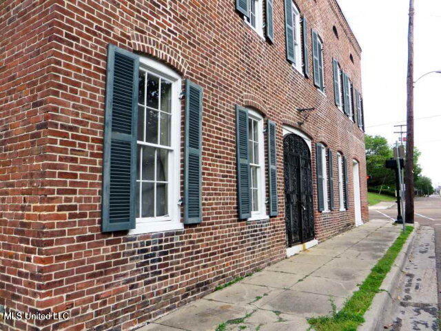 103 Jefferson Street Property Photo 9